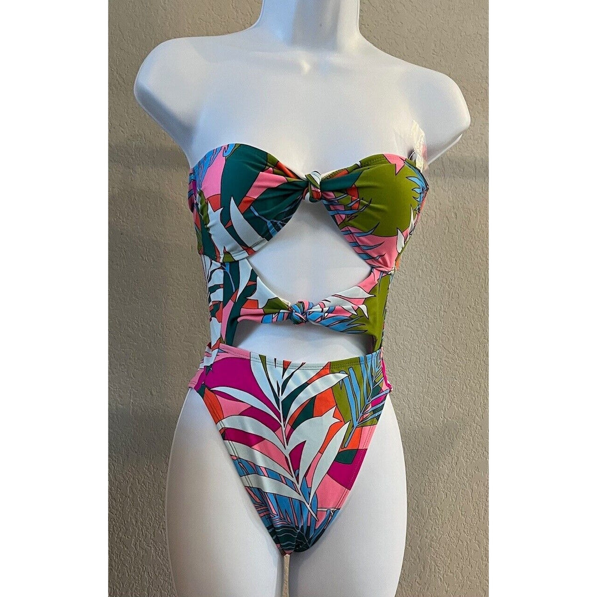 Xhilaration Junior Swimsuit - Tropical Knot Front cut Out One-Piece XS (00)